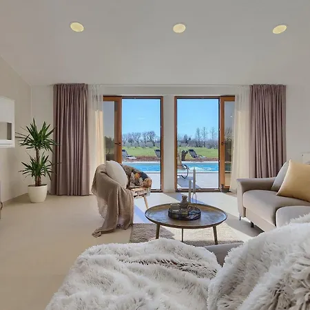 Mattuzzi بيت للعطل *