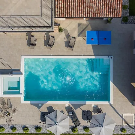 Mattuzzi بيت للعطل *